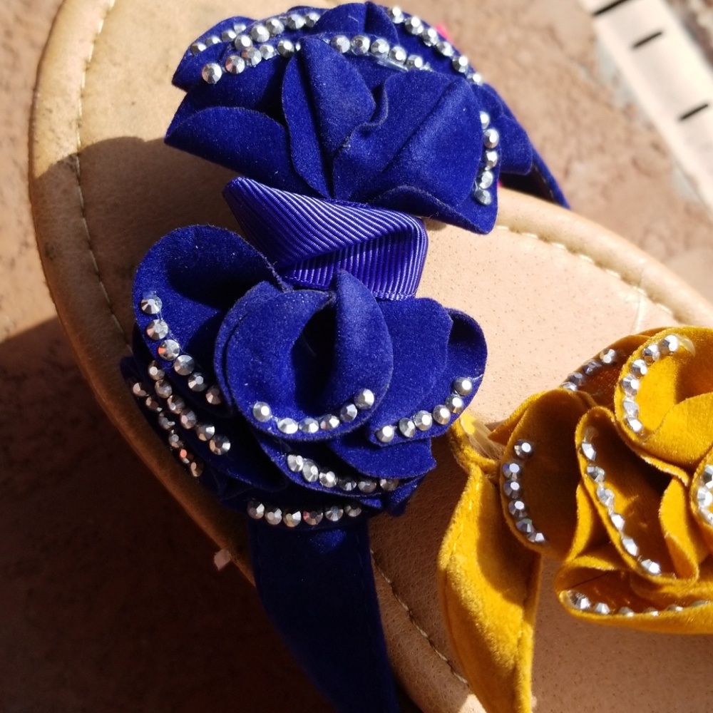 Sandals - Picture 2 of 3